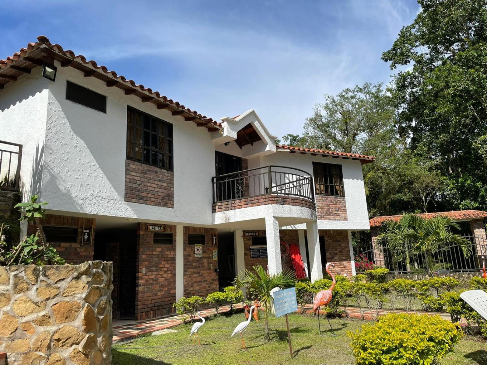 Rancho San Luis, Paramo Exterior foto