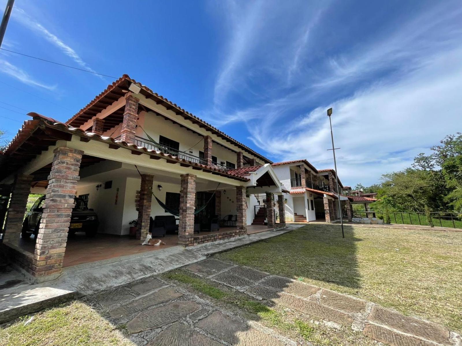 Rancho San Luis, Paramo Exterior foto